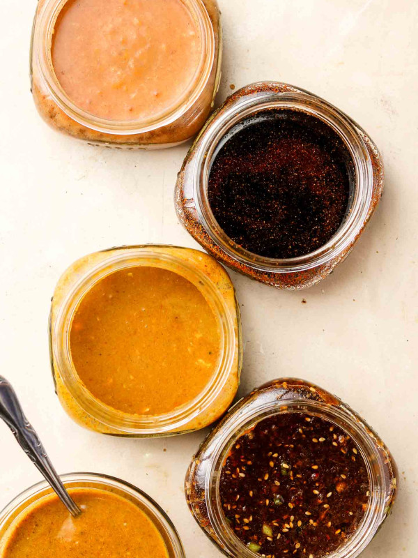 5 tempeh marinades in a mason jar