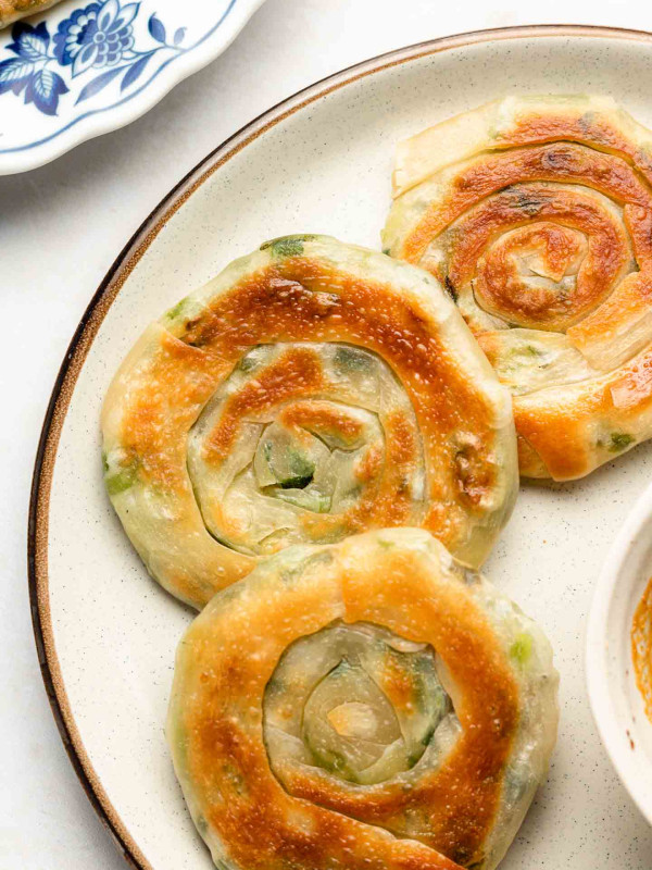 close up shot of easy scallion pancakes